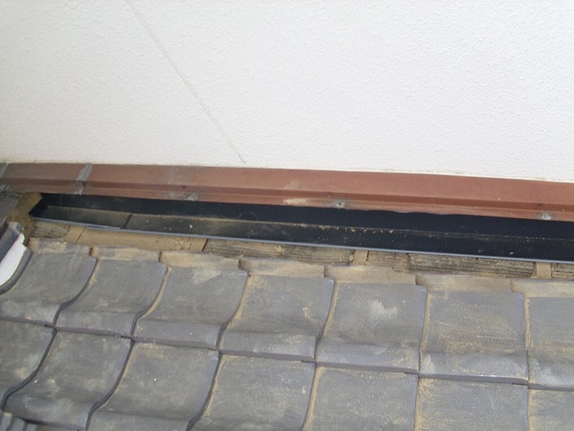 板金で漆喰の上からカバー